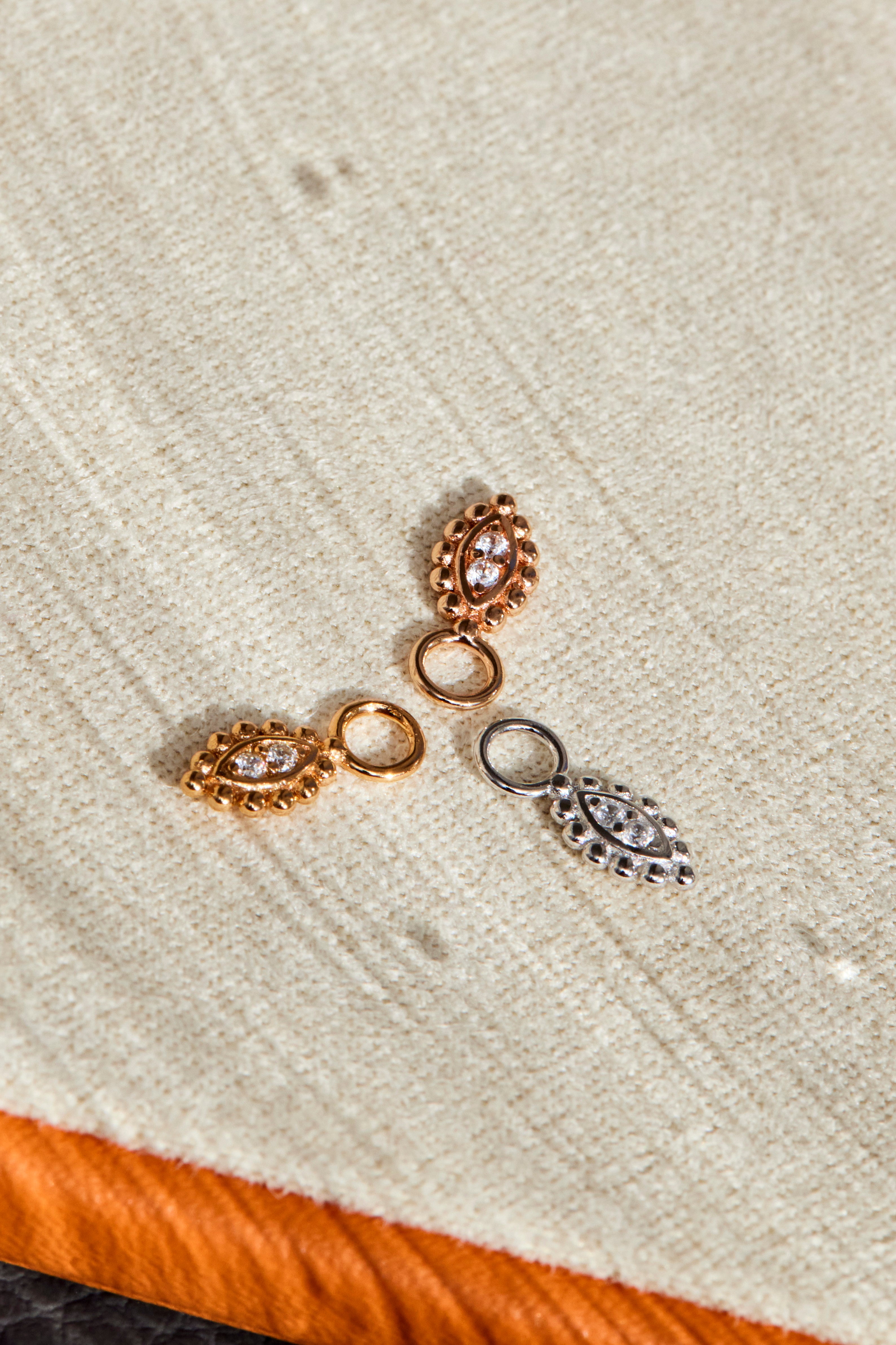 Charm Izel - Pfirsichgold (vergoldet)