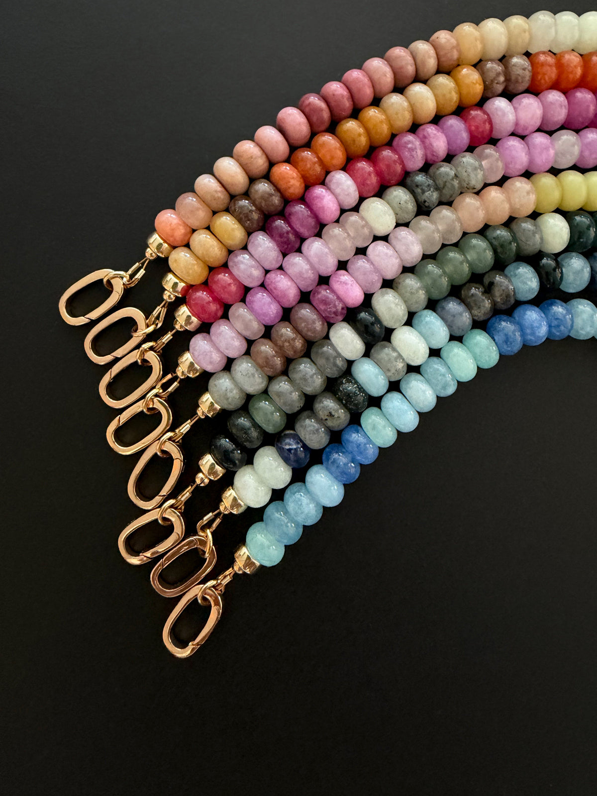 Colliers en pierres naturelles