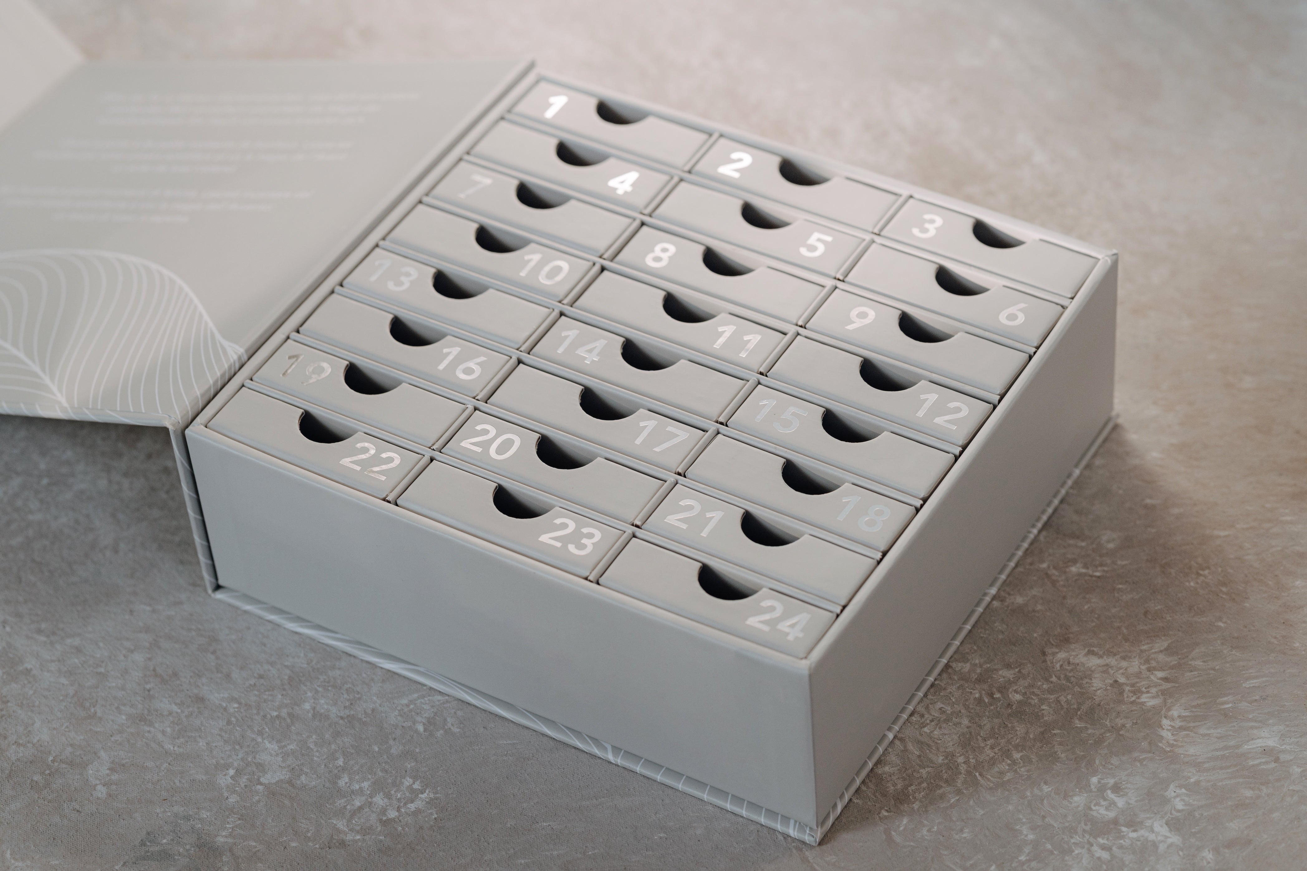 Calendrier de l&#39;Avent 2025 / À composer - Argent